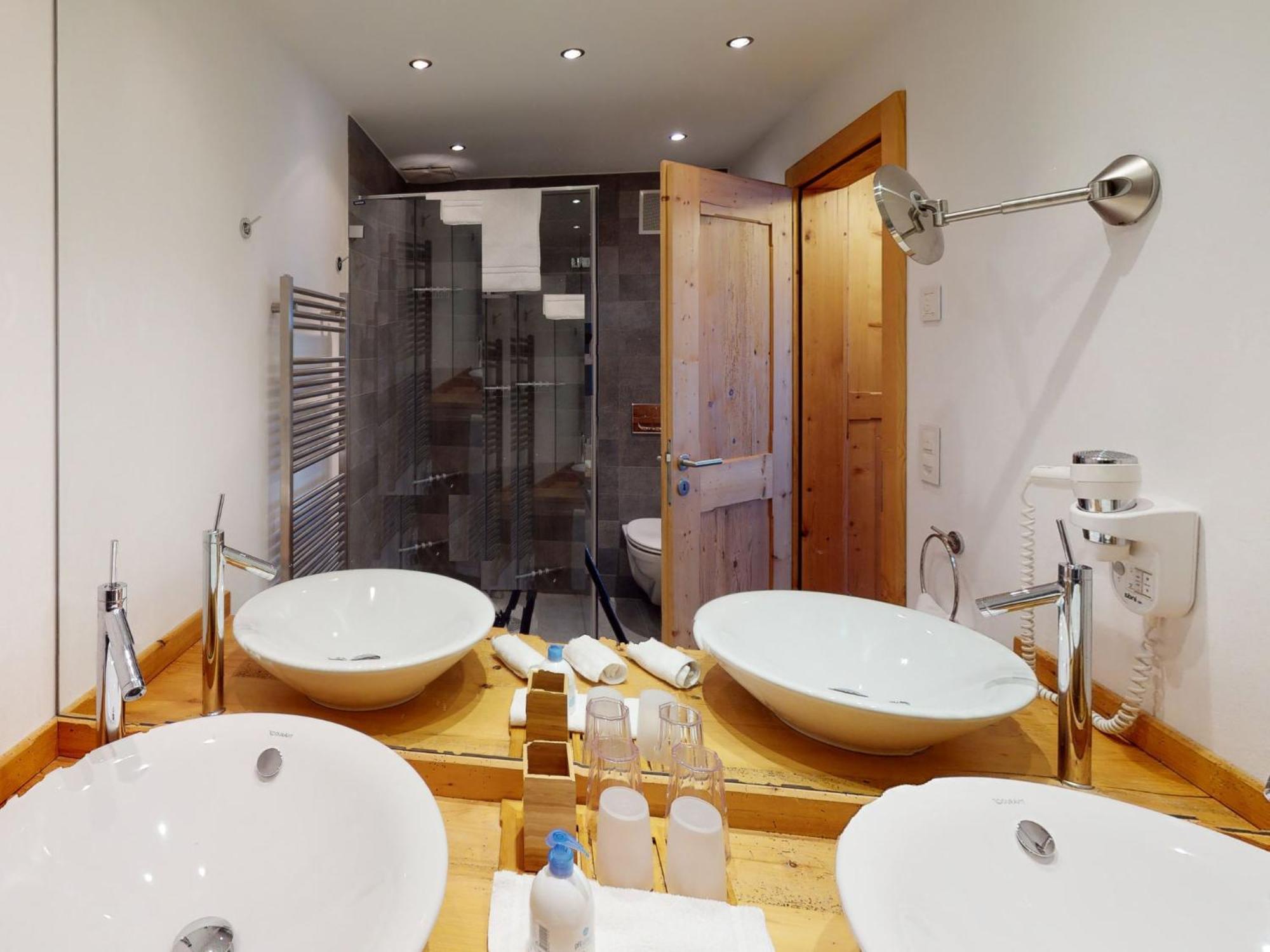 Apartment Haus Whymper Edward Suite By Interhome Zermatt Exterior foto